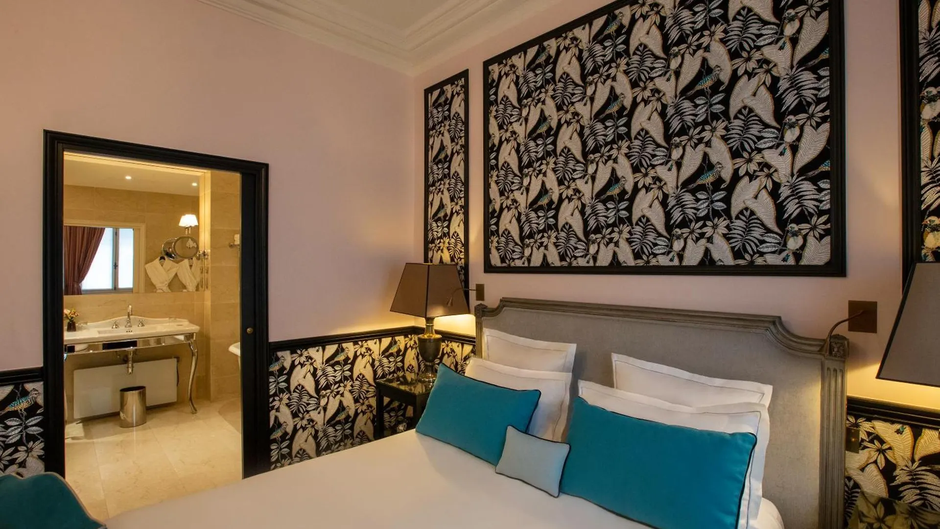 West-end Hotel Paris