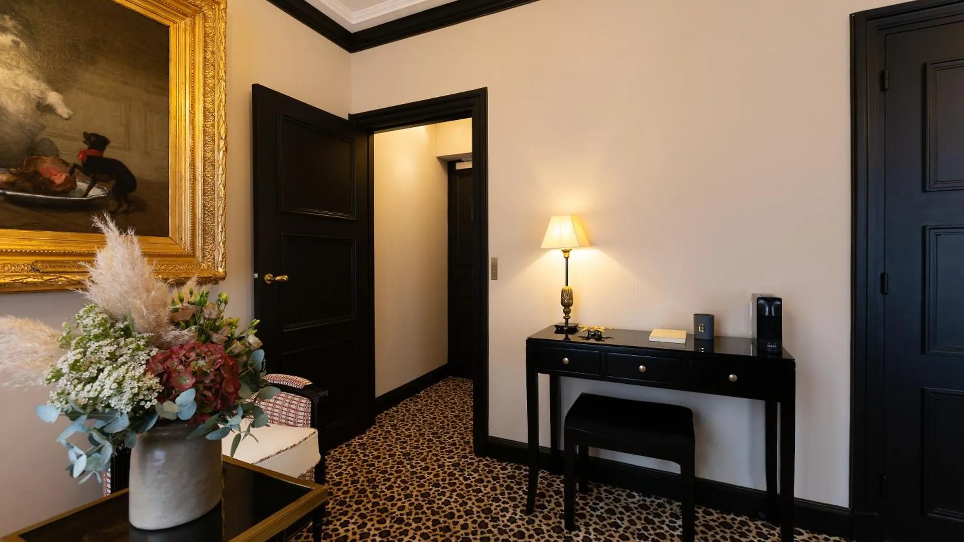 West-end 4*